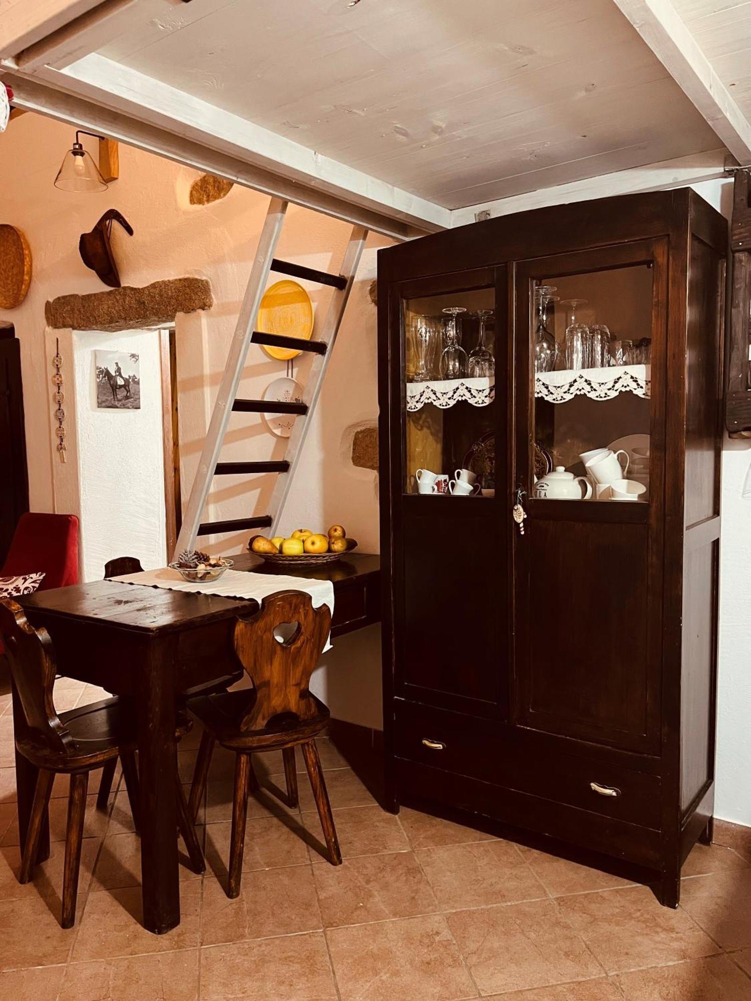 Ovostolai Cottage Fonni Luaran gambar